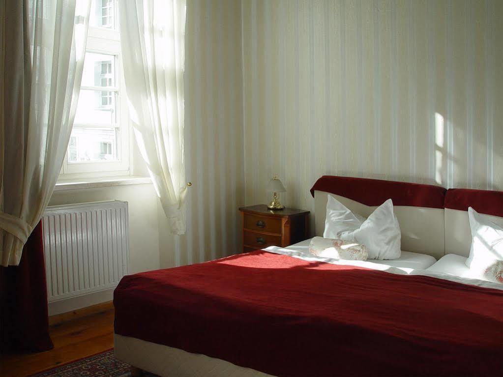 Hotel Altes Hafenhaus Росток Екстериор снимка