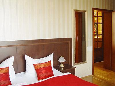 Hotel Altes Hafenhaus Росток Екстериор снимка