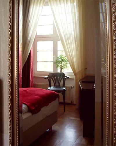 Hotel Altes Hafenhaus Росток Екстериор снимка