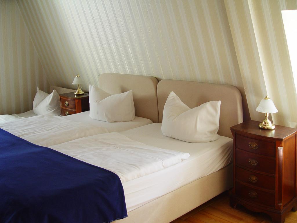 Hotel Altes Hafenhaus Росток Стая снимка