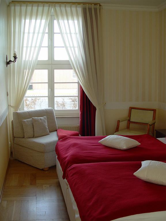 Hotel Altes Hafenhaus Росток Екстериор снимка