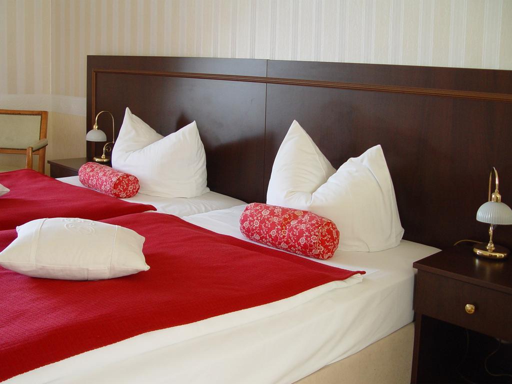 Hotel Altes Hafenhaus Росток Стая снимка